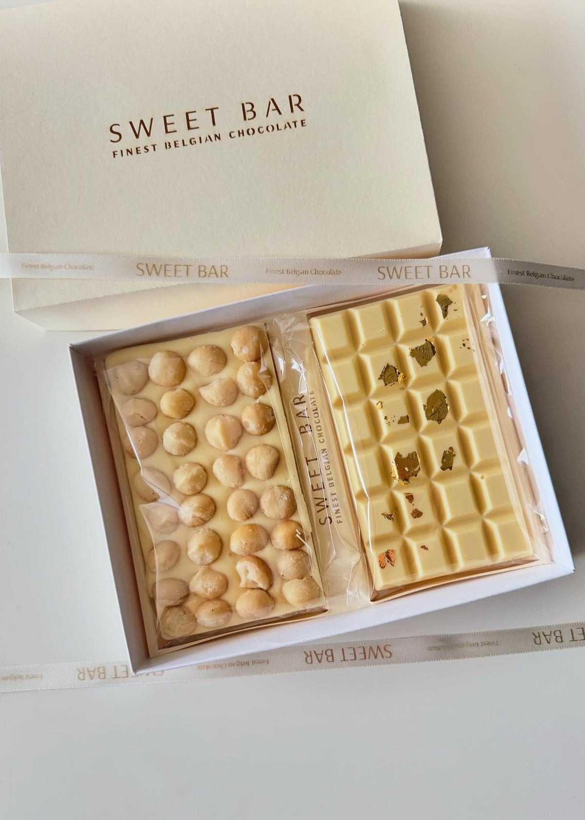 Caixa Premium de Chocolate Branco com Macadâmia