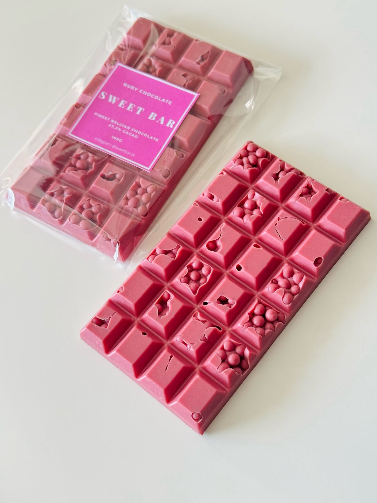 Chocolate Ruby com Crispearls Ruby
