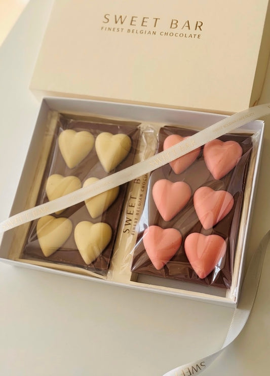 Caixa Premium de Chocolate ao Leite com Minicorações de Chocolate Branco
