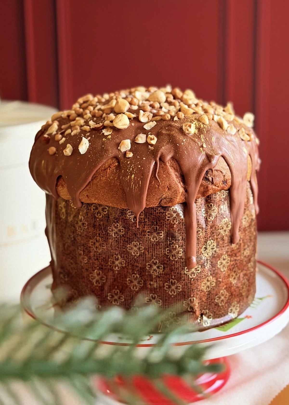 Panetone Gourmet de chocolate belga ao leite com avelãs e crispearls - foto 1