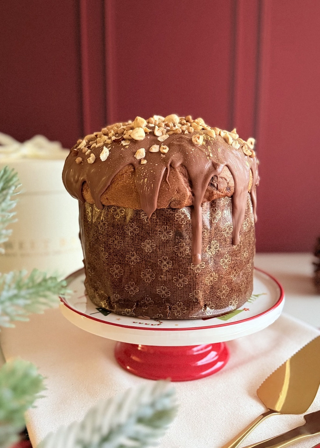 Panetone Gourmet de chocolate belga ao leite com avelãs e crispearls - foto 2