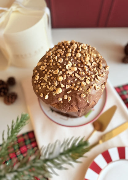 Panetone Gourmet de chocolate belga ao leite com avelãs e crispearls - foto 3